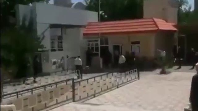Столкновения в Иране между силовиками и населением по поводу злоупотреблений на выборах смотреть онлайн