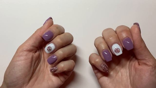 NAIL ART TUTORIAL | Festive Christmas Ornament and Tree Nail Design смотреть онлайн