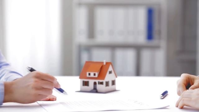 15 CRAZY Ponzi Schemes that went BUST смотреть онлайн