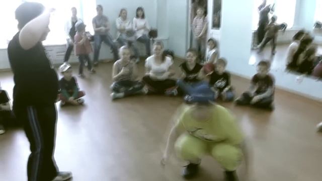 DANCE CRAFT Studio - нереально мощный батл ! Влад & Иван ! (21.05.2015) смотреть онлайн