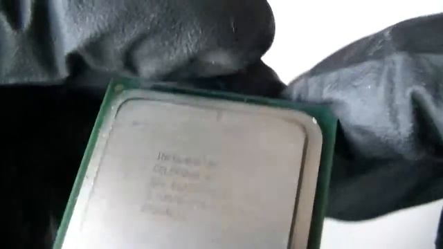 Intel Celeron D 326 SL7TU смотреть онлайн