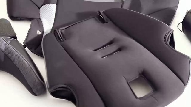 Chicco MyFit Harness + Booster Car Seat - Removing the Fabrics смотреть онлайн