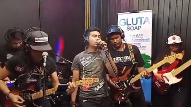 UK's - Disana Menanti Disini Menunggu (isey cover) live fb смотреть онлайн