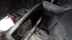 ЖУТКИЕ КРИКИ ИЗ ЗАТОПЛЕННОГО ПОДВАЛА В ЗАБРОШЕННОМ ДОМЕ