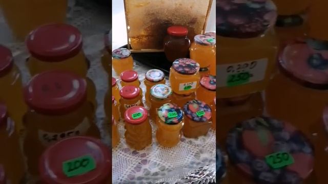 Разлил мед в стеклянные баночки разных мастей и собрался на рынок ? смотреть онлайн