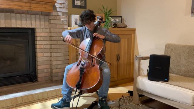 Liam Kimball plays Rihanna's "Love on the Brain" смотреть онлайн