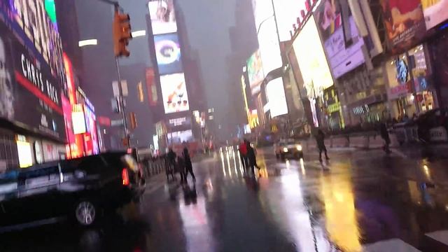 New York City ( NYC) Times Square first Snowfall winter 2017 - Dec 9 смотреть онлайн