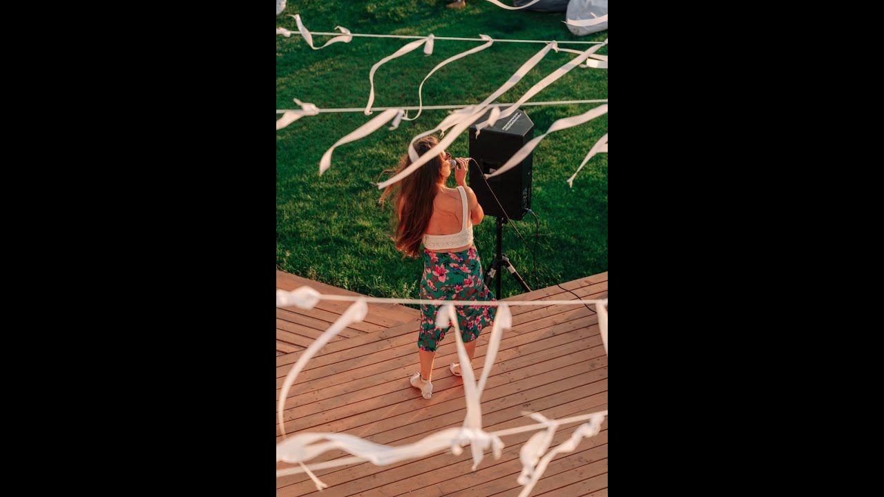 Живое выступление в ресторане, live session at a restaurant, singer Julia Milows смотреть онлайн