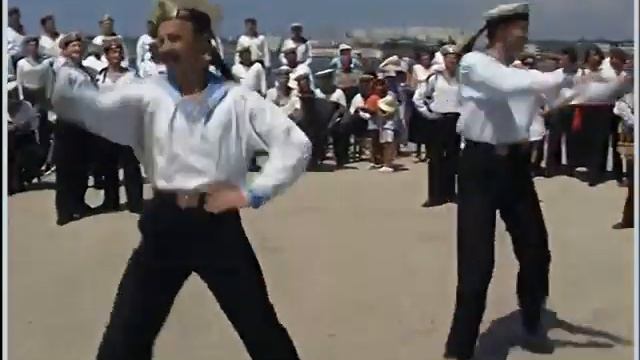 "Яблочко"-Ансамбль Черноморского флота,1997 г., Live, фрагмент программы Заволокина "Играй, гармонь смотреть онлайн