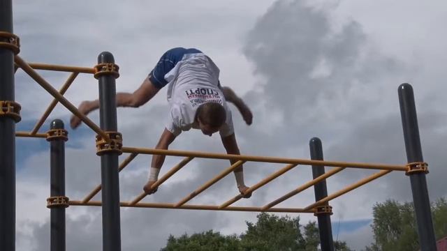 Площадка для воркаута в детском лагере Соть смотреть онлайн
