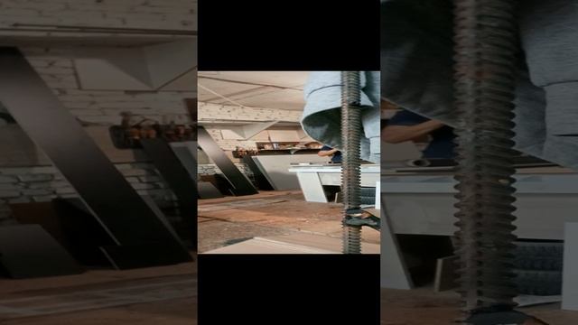 Работа и отдых мебельщика