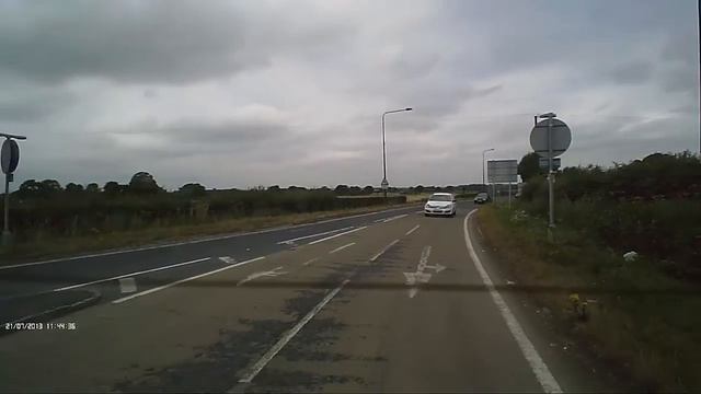 DASH CAM Get One VERY BAD DRIVER SD07CLJ CHILD NOT IN A SEAT смотреть онлайн