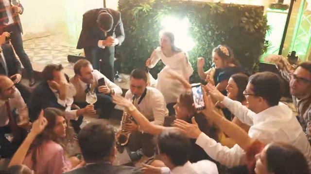 WEDDING SAXOPHONE PERFORMANCE | FARRUKO - PEPAS (ALEX TORRES LIVE SAX COVER) смотреть онлайн