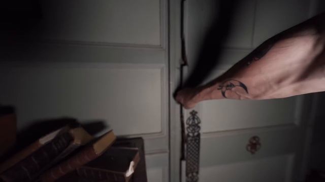 Abandoned 13th Century Chateau ~ EVERYTHING Left Inside!!! смотреть онлайн