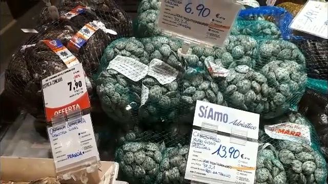 Цены на морепродукты в Conad. Rimini грязное море смотреть онлайн