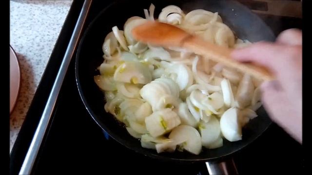 ГОТОВИМ КАЛЬМАРЫ ЗАКУСКА ИЗ КАЛЬМАРОВ ВКУСНО БЫСТРО ПРОСТО ГРЕЦИЯ смотреть онлайн