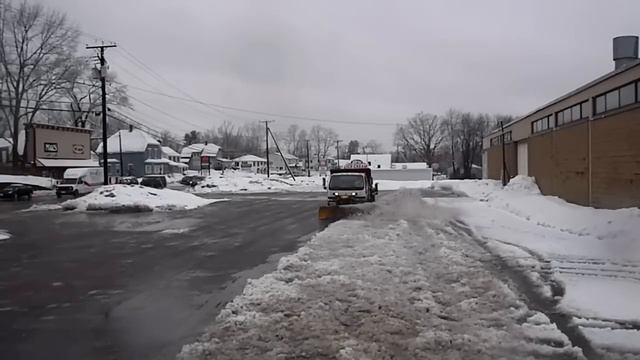 Plowing Slush With 9ft HD Fisher Plow смотреть онлайн