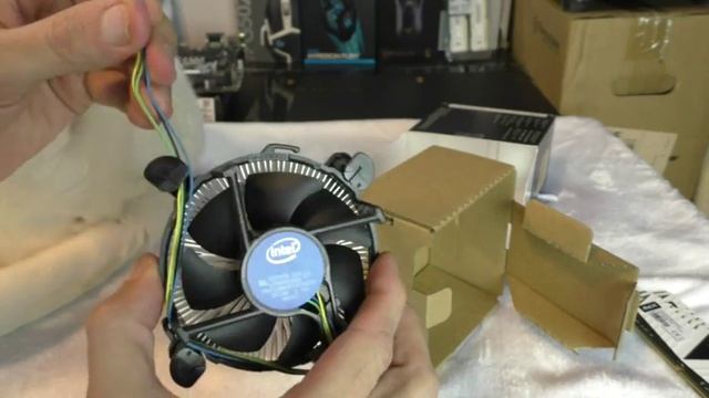 Распаковка и Установка Процессора и Памяти 2020 (Intel Core i5 9400F) смотреть онлайн