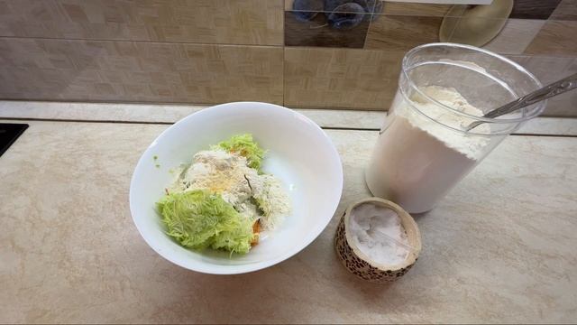 Вкусные кабачковые оладьи. По этому рецепту получаются всегда вкусные оладушки. смотреть онлайн