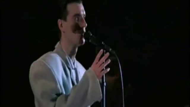 Talking Heads - Girlfriend Is Better (from Stop Making Sense смотреть онлайн