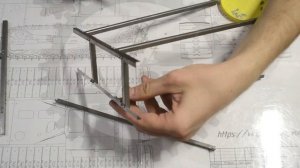 Сборка стеллажа для хранения колес RC моделей в масштабе 1/10.
