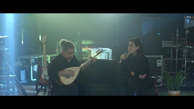Burcu Güneş - Bir Ay Doğar