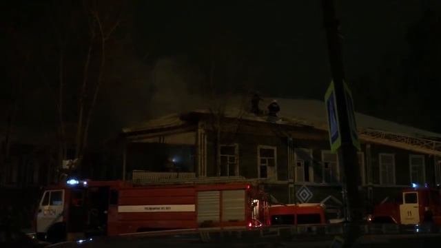 В Сыктывкаре горит бывшая Православная гимназия смотреть онлайн