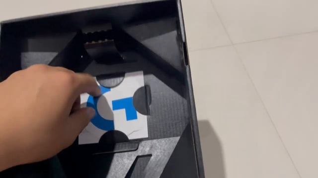 Logitech G335 Gaming Headset Unboxing смотреть онлайн