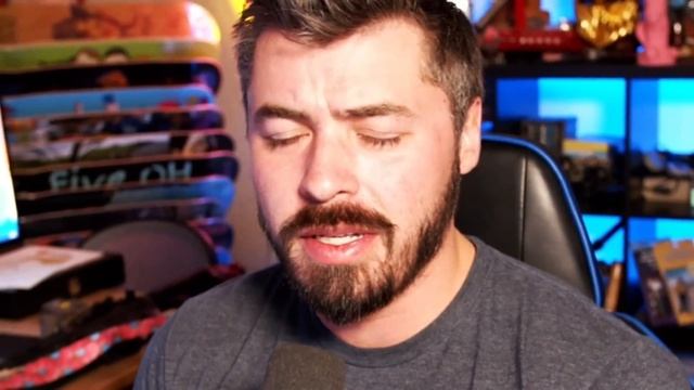 Man In Birthday Suit Pulls Knife After Being Tased! смотреть онлайн