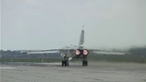 Су 24 взлеты с торца ВПП // Su 24 takeoffs