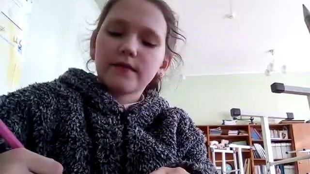 Мы сейчас в школе Я сижу за партой с озоном там разрешают снимать на уроки и учитель добрый и сейча смотреть онлайн