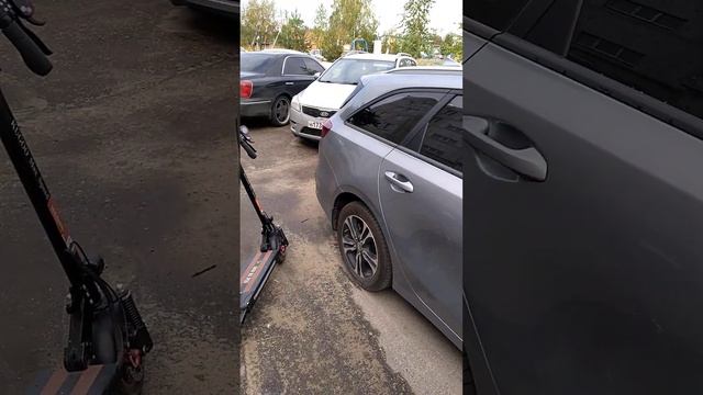 Красивый новый Kia Ceed sw и электросамокат Kugoo Max Speed смотреть онлайн