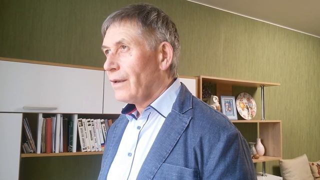 "ТЕАТР" Виктор Сухарев читает свои стихи смотреть онлайн