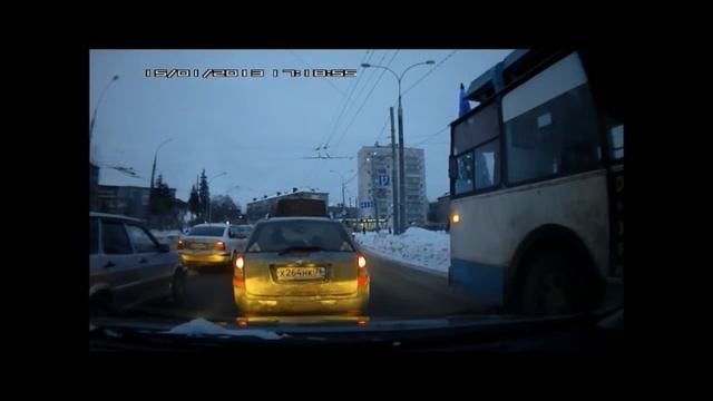 300 метров за 13 минут. Рыбинск привыкаем к пробкам. смотреть онлайн