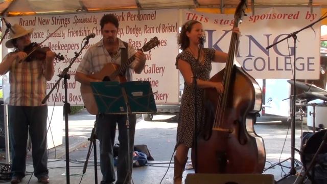The Lost Ridge Band featuring Kim France performing "Little Maggie" at Bristol Rhythm & Roots смотреть онлайн