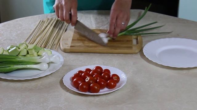 [Шашлык из куриного филе] Готовим на мангале. Пальчики оближешь! смотреть онлайн