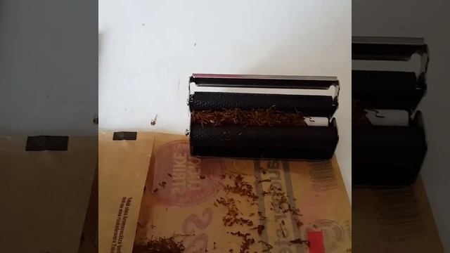 Как закрутить сигарету с помощью машинки смотреть онлайн