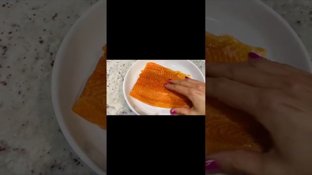 Как я солю форель. How to make smoked/salty trout смотреть онлайн