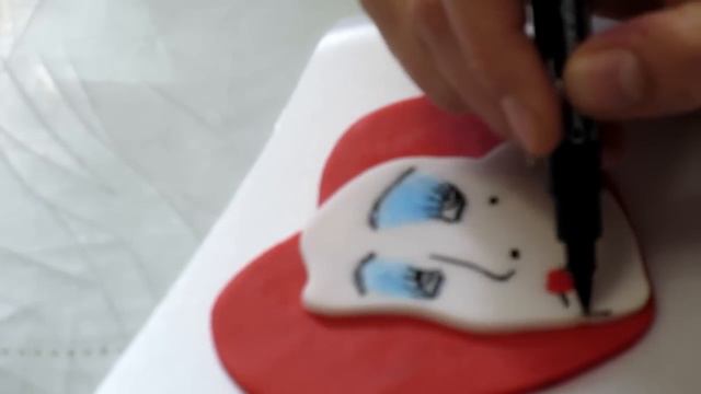 How to Make the Queen of Hearts for The Queen Fondant Cake смотреть онлайн