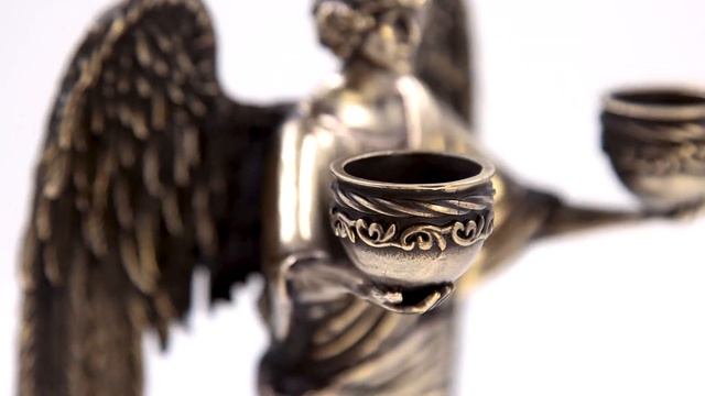 Ангел с двумя подсвечниками смотреть онлайн