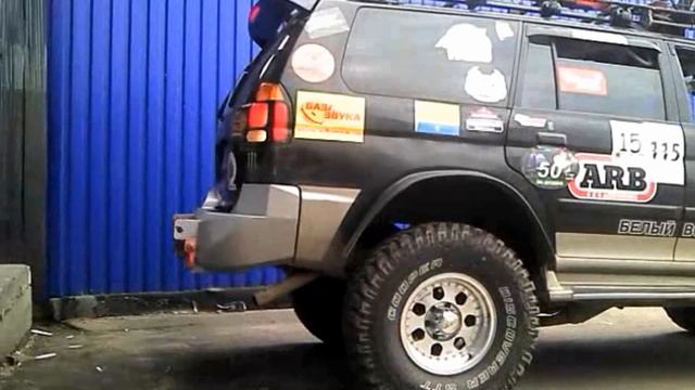 Pajero Sport Pattaya заезжает на парапет 46 см смотреть онлайн