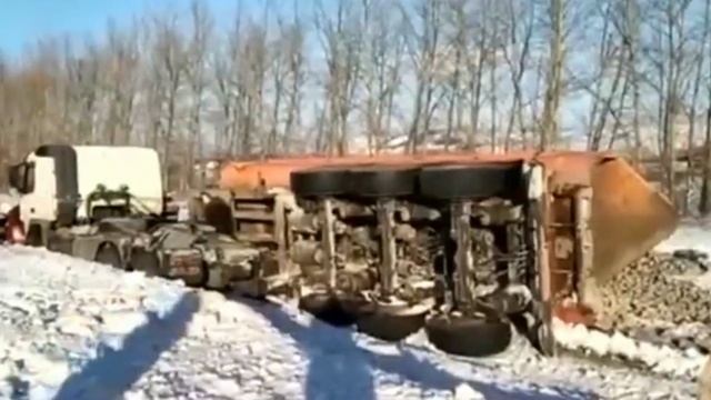 27.12.21.ДТП на автодороге" Белебей-Николаевка-Туймазы-Бакалы" с участием грузового тягача Volvo смотреть онлайн