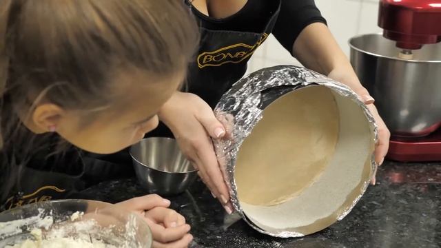 Почти как торт! Пышная творожная запеканка с хрустящей золотистой корочкой смотреть онлайн