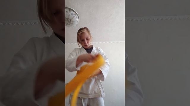 Как завязывать пояс по каратэ кёкусинкай смотреть онлайн