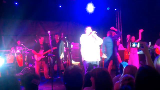 Jorge García & The Band From TV covering Joe Cocker's version of "The Letter" смотреть онлайн