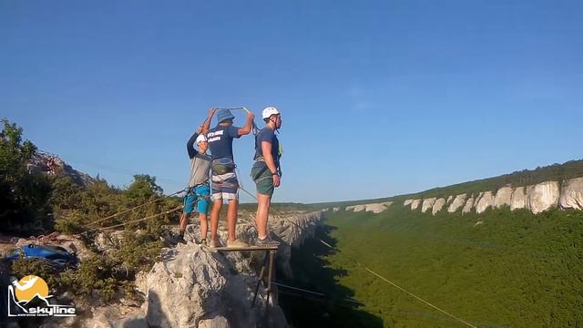 Максим Прыжок с верёвкой в Крыму с командой Skyline смотреть онлайн