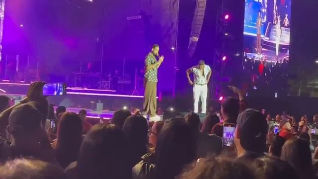 ¡Romeo Santos Catracho no estuvo a la altura! Se pusó a hablar en inglés y no se sabía la canción смотреть онлайн