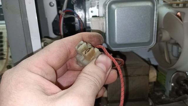 Осторожно! Ремонт старой микроволновки! смотреть онлайн