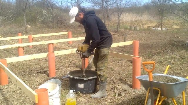 Замес бетона мотобуром смотреть онлайн