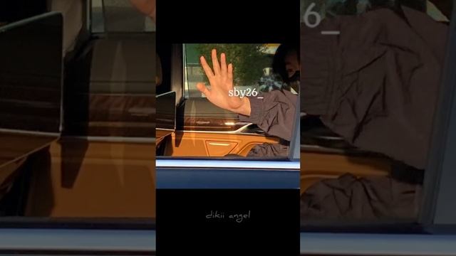 Встреча Чонгука в Катаре и его номере (последний кадр) смотреть онлайн